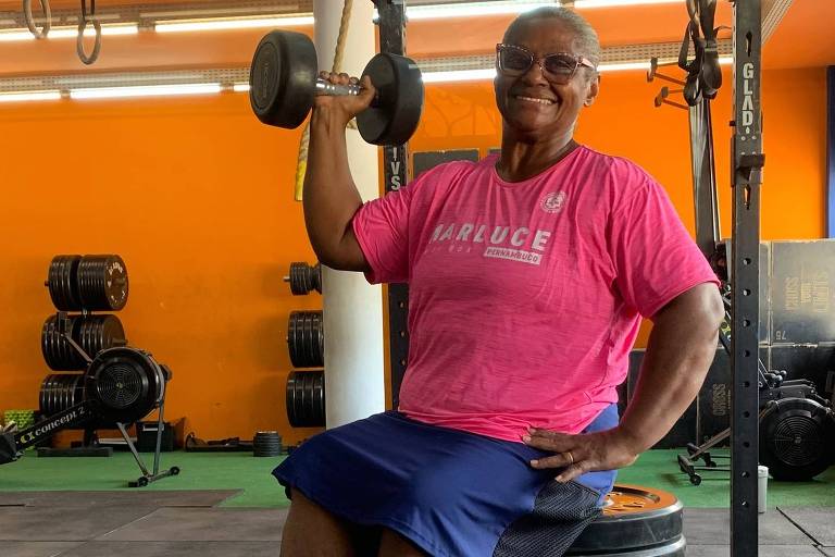 Conheça Irmã Marluce, crossfiteira de 61 anos que treina de saia e incentiva evangélicos