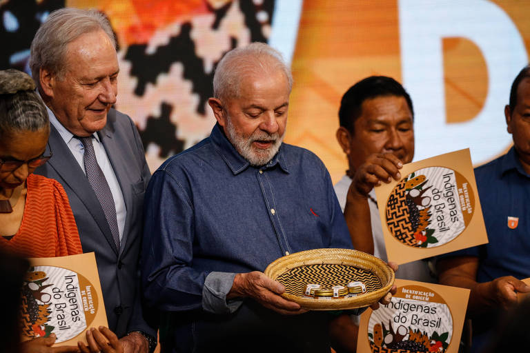 Cenas de Brasília: Lula participa de reunião do Conselho Nacional de Política Indigenista