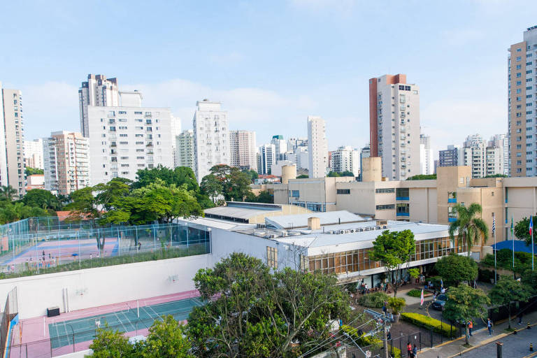 Sede do Liceu Internacional Francês de São Paulo, que ocupa um terreno de quase 15 mil m2 , na rua Vergueiro, na Vila Mariana (zona sul de São Paulo)