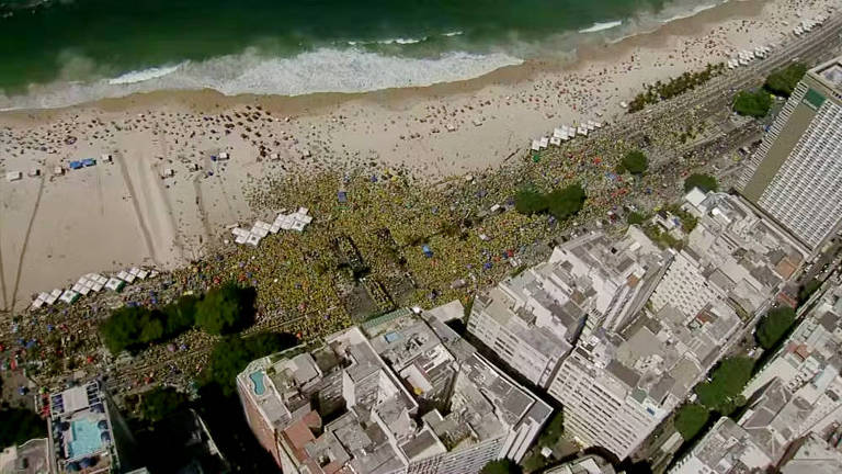 Bolsonaristas ocupam av. Atlântica, no Rio de Janeiro, para ato do ex-presidente Jair Bolsonaro (PL)