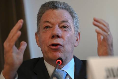 Colombia's ex-president (2010-2018) and 2016 Nobel Peace Prize laureate Juan Manuel Santos speaks during the Global Commission on Drug Policy meeting in Bogota on November 9, 2022. (Photo by Juan BARRETO / AFP)