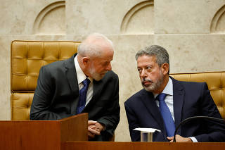 O presidente Lula, conversa com o chefe da Câmara dos Deputados, Arthur Lira