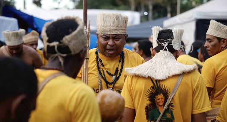 O primeiro ato no ATL foi a redação de uma carta endereçada aos três Poderes, na qual os indígenas cobram medidas urgentes que assegurem a proteção e o fortalecimento dos direitos dos povos originários, principalmente em relação à demarcação de territórios