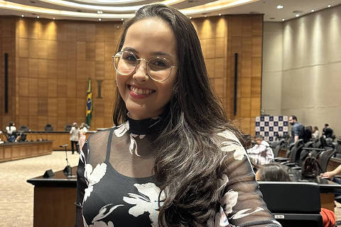 Amanda Victorino, 27, é uma das oficiais de justiça mais jovens na equipe em que trabalho no Tribunal de Justiça do Rio de Janeiro