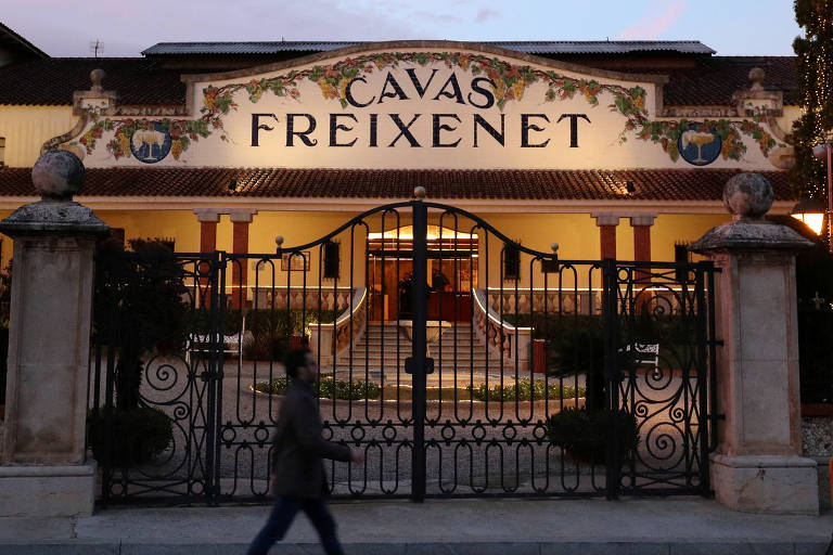 Vista da entrada da Freixenet, uma produtora de Cava, em Sant Sadurni d'Anoia, perto de Barcelona, Espanha, 13 de dezembro de 2017. REUTERS/Albert Gea/File Photo ORG XMIT: FW1