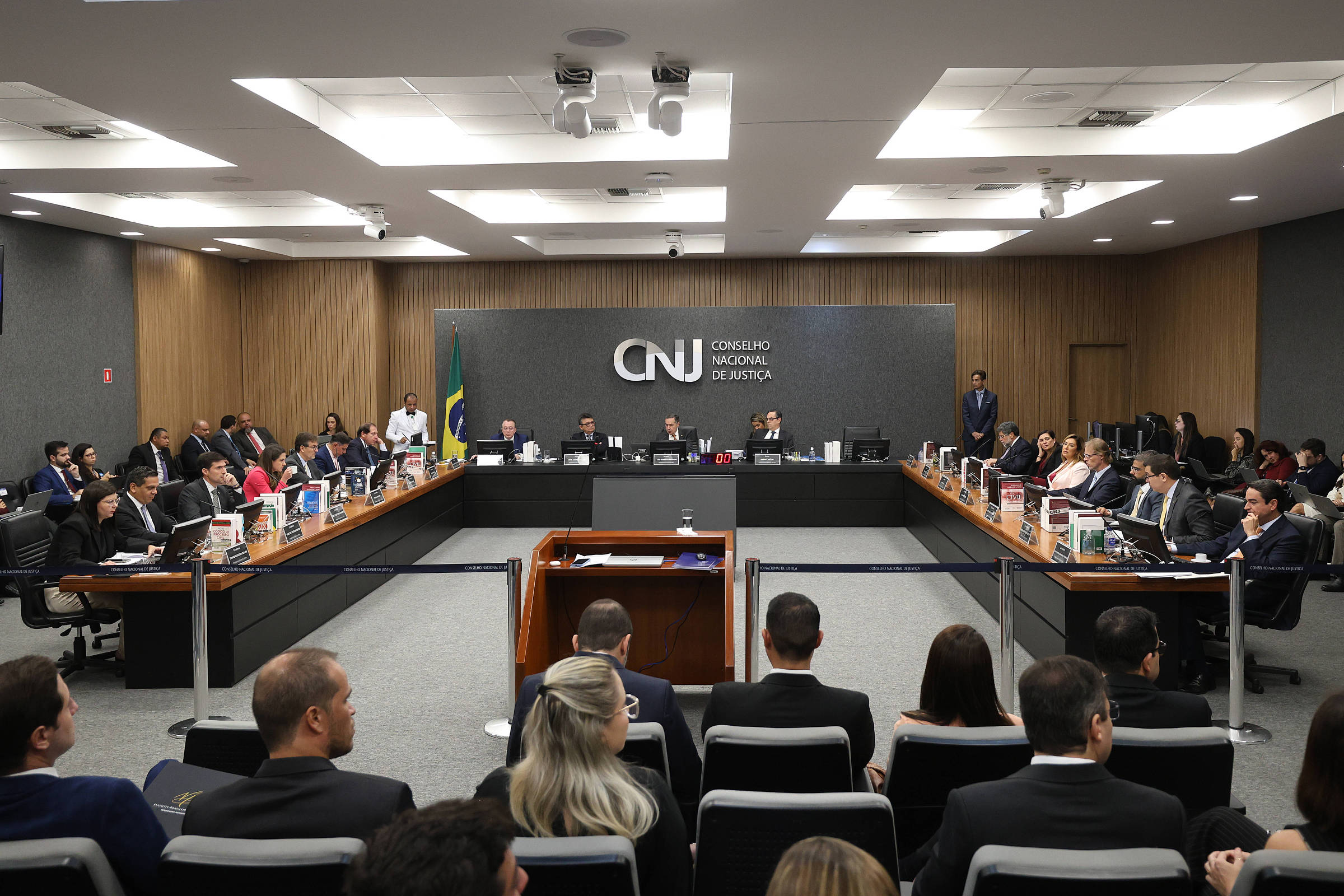 Hipótese de vingança na revisão da Lava Jato assusta juízes
