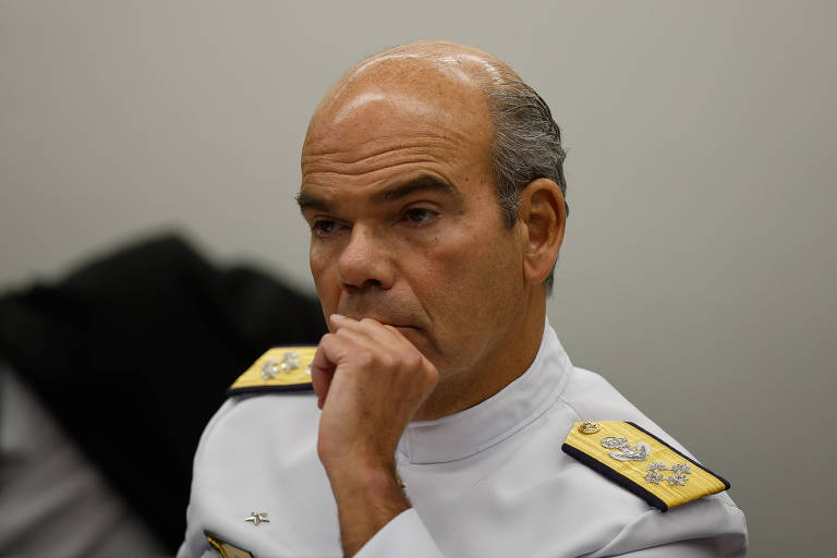 O comandante da Marinha, Marcos Sampaio Olsen, em audiência pública na Comissão de Relações Exteriores e Defesa da Câmara dos Deputados, em Brasília