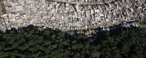 SÃO PAULO, SP, BRASIL, 30.05.2014:  Favela do Futuro, no bairro Jardim Peri, zona norte da capital, que faz divisa com a Serra Cantareira. (Foto: Danilo Verpa/Folhapress)
