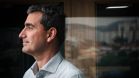 SAO PAULO/ SP, BRASIL, 27-03-2024:  Retrato de Eduardo Fischer, CEO da construtora MRV.   (Foto: Zanone Fraissat/Folhapress, MERCADO)***EXCLUSIVO****