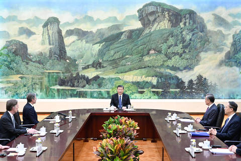 (240426) -- BEIJING, April 26, 2024 (Xinhua) -- Chinese President Xi Jinping meets with U.S. Secretary of State Antony Blinken at the Great Hall of the People in Beijing, capital of China, April 26, 2024. (Xinhua/Shen Hong)