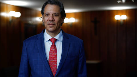 BRASILIA, DF,  BRASIL,  25-04-2024, 12h00: O ministro da Fazenda, Fernando Haddad, durante entrevista à Folha em seu gabinete. (Foto: Pedro Ladeira/Folhapress, PODER) ***EXCLUSIVO*** ***ESPECIAL***