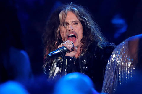 FILE PHOTO: 62nd Grammy Awards - Show - Los Angeles, California, U.S., January 26, 2020 - Steven Tyler of Aerosmith performs. REUTERS/Mario Anzuoni/File Photo ORG XMIT: FW1