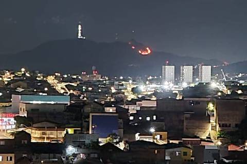 Incêndio no Pico do Jaraguá, em São Paulo