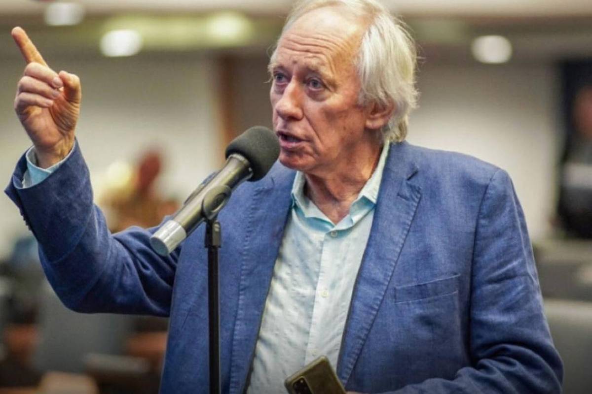 Tiro, porrada e bomba não resolvem situação no Rio, diz deputado