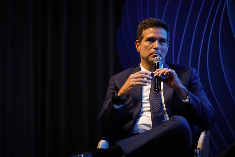 Campos Neto diz que Brasil tem um monte de ministros, mas não um para o digital