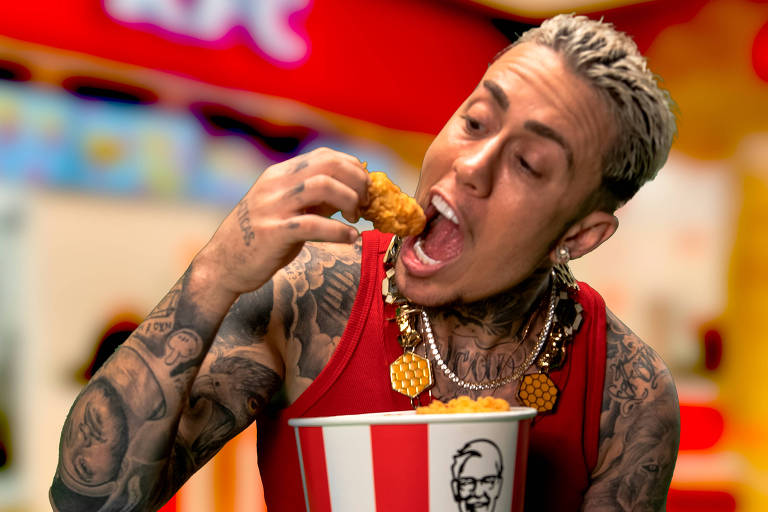 Doido por frango frito, MC Daniel vira garoto-propaganda do KFC