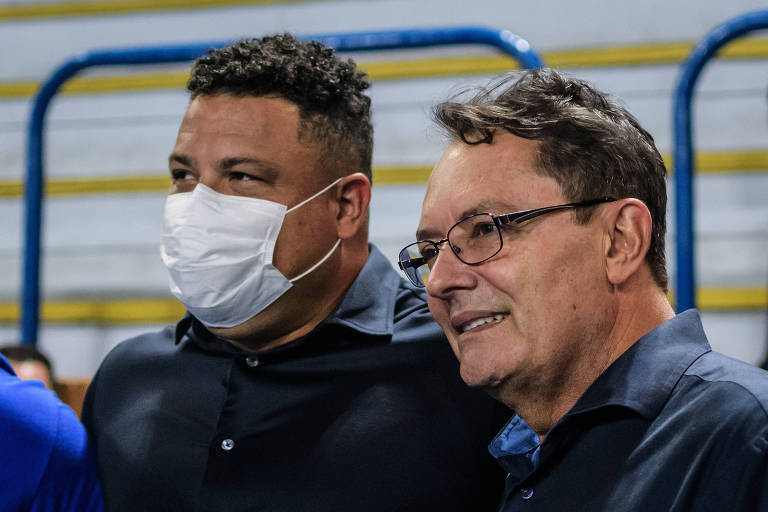 Pedro Lourenço ao lado do ex-jogador Ronaldo, de quem o empresário comprou a SAF do Cruzeiro