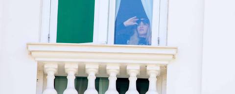 Madonna pisou em solo carioca com as filhas, no seu jato avaliado em 300 milhões de reais e foram direto para o Hotel Copacaba Palace

Dilson Silva - 29.abr.2024/AgNews