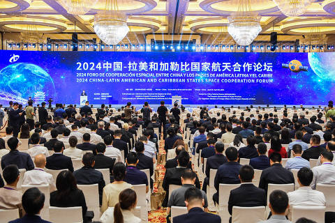 (240424) -- WUHAN, April 24, 2024 (Xinhua) -- This photo shows the first China-Latin American and Caribbean States Space Cooperation Forum in Wuhan, central China's Hubei Province, April 24, 2024. The forum kicked off here on Wednesday. (Xinhua/Xiao Yijiu)