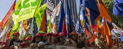São Paulo, SP, BRASIL, 01-05-2023:  As centrais sindicais fazem o  1º de Maio Unificado, no Vale do Anhangabaú, centro da cidade. (Foto: Bruno Santos/ Folhapress) *** FSP-COTIDIANO *** ORG XMIT: 1° de Maio - Dia do Trabalho