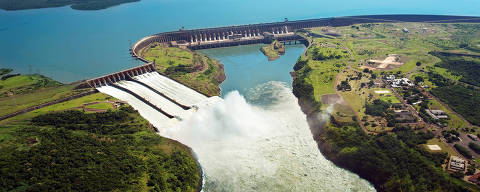 ITAIPU  Primeira hidrelétrica em produção de energia limpa no mundo