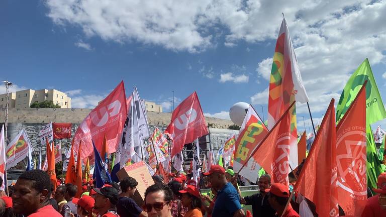 Dia do Trabalho: centrais sindicais fazem ato unificado com a presença de Lula em Itaquera, São Paulo