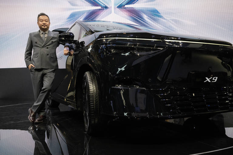 XPeng Motors exibe o modelo X9 no Salão de Pequim