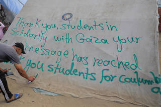 MIDEAST-GAZA-RAFAH-SIGNS WITH GRATITUDE