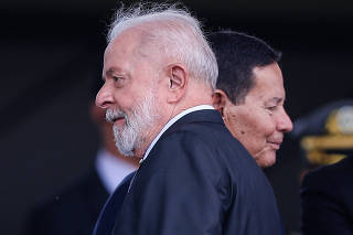 O presidente Lula e o senador Hamilton Mourão