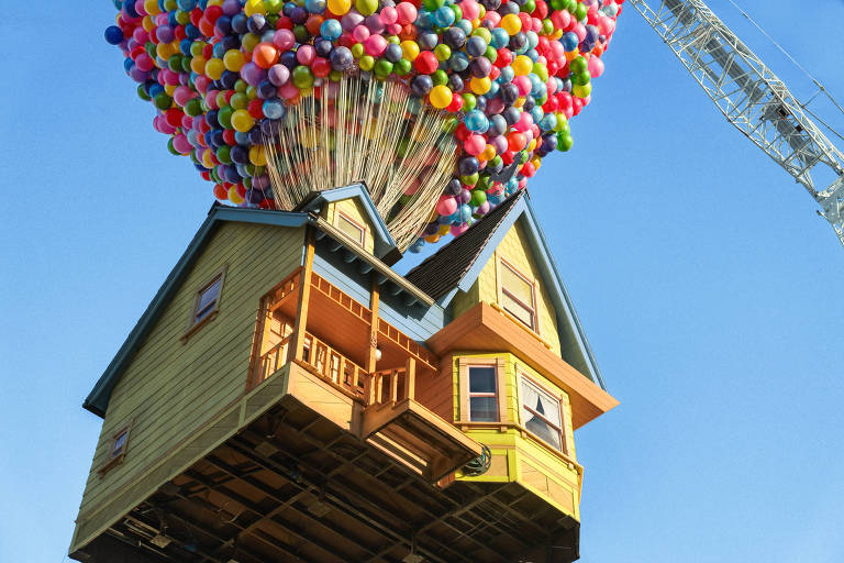 Nova categoria do Airbnb tem mansão dos X-Men e casa flutuante de 'Up'; veja fotos