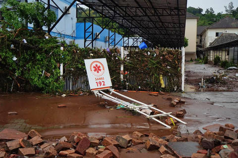 SINIMBU,RS - 1/5/2024 - Rastro de destruição causada pela forte chuvas na cidade de Sinimbu, na região do Vale do Rio Pardo, interior do Rio Grande do Sul. (FOTO:  Carlos Macedo/Folhapress)