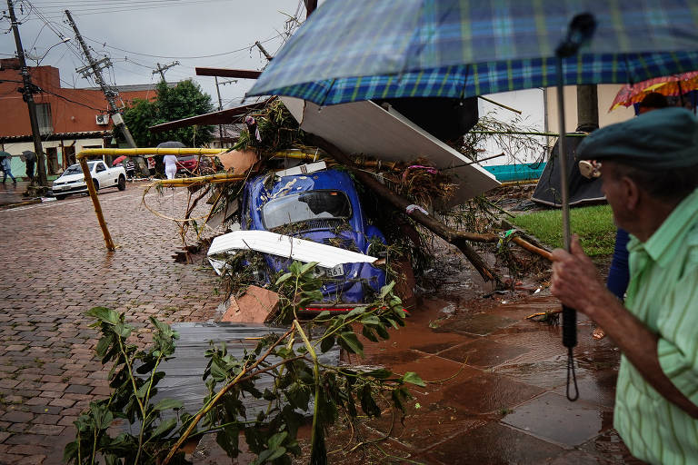 Segundo a Defesa Civil gaúcha, 1.431 pessoas estão desabrigados e 1.145 estão desalojados. Ao todo no estado, são 19.110 afetados pelas chuvas