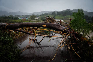 Destruição causada pela inundação das chuvas em Sinimbu, no RS