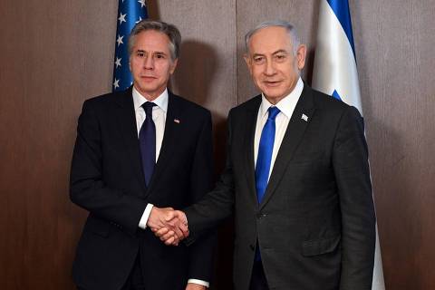 (240501) -- JERUSALEM, May 1, 2024 (Xinhua) -- Israeli Prime Minister Benjamin Netanyahu (R) meets with U.S. Secretary of State Antony Blinken in Jerusalem, on May 1, 2024. U.S. Secretary of State Antony Blinken met on Wednesday with Israeli Prime Minister Benjamin Netanyahu in Jerusalem and voiced the U.S. opposition to the Israeli plan to launch a large-scale ground assault on Rafah. (Haim Zach/GPO/Handout via Xinhua)