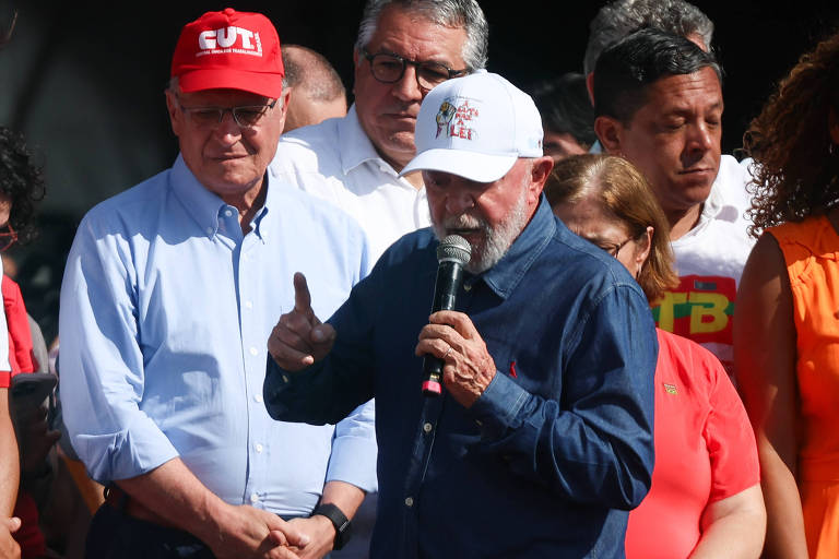 Lula sozinho no Itaquerão é símbolo dos fracassos de público da esquerda