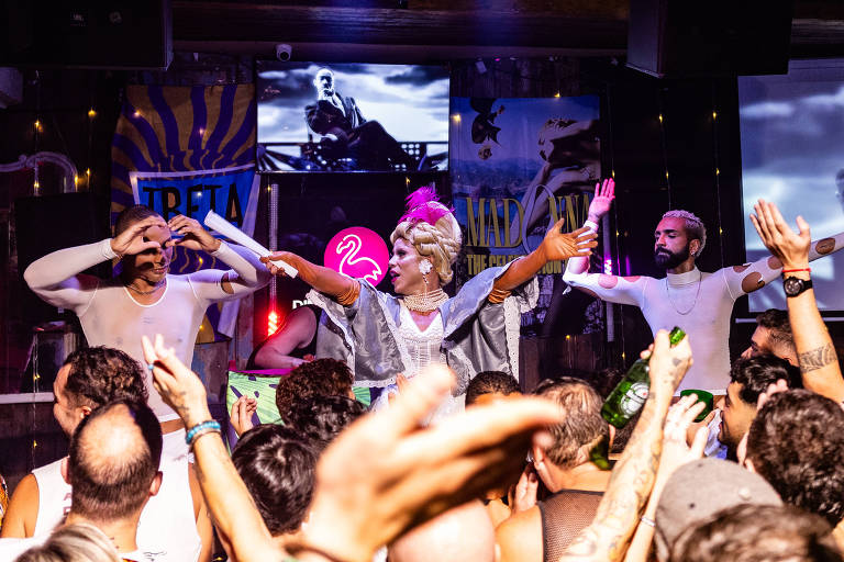 Fãs de Madonna celebram a diva em festas temáticas às vésperas de show no Rio