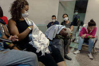 Pacientes aguardam atendimento na UPA Jaçanã, na zona norte da capital paulista 