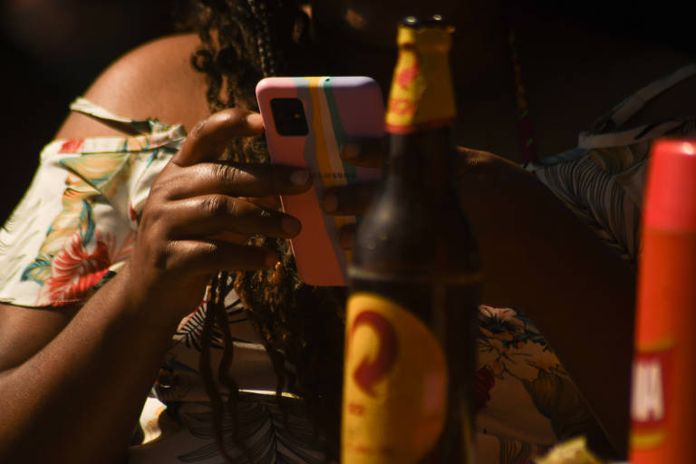 Neste Dia do Trabalhador, dezenas de pessoa se reuniram para buscar refresco