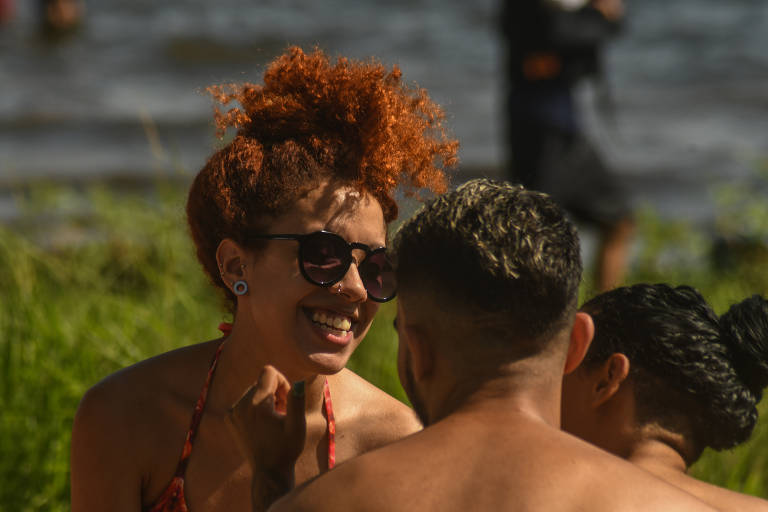 Família aproveita o feriado com calorão