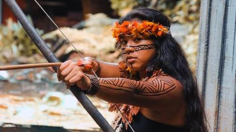 Arqueira brasileira Graziela Santos quer ser a primeira mulher indígena do país a competir nas Olimpíadas
