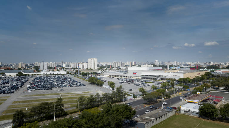 Vista do Shopping Center Norte, ao lado do Lar Center