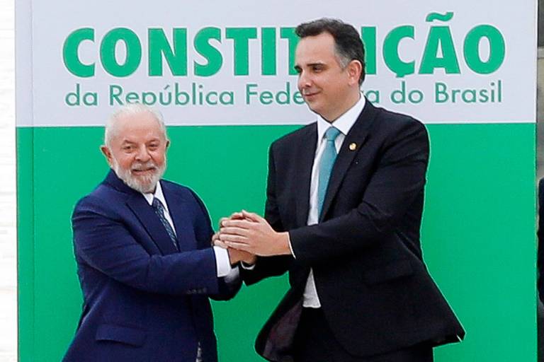 Presidente do Senado, Rodrigo Pacheco (PSD-MG), disse a Lula (PT) que sessão do Congresso não deve ser adiada