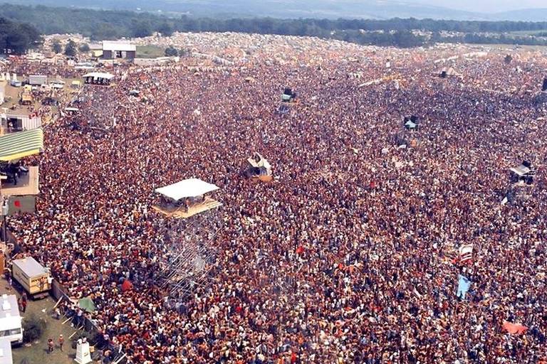 Multidão no show de Jean-Michel Jarre, na Rússia, em 1997