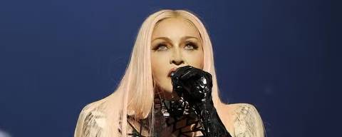 Madonna durante a abertura da The Celebration Tour na The O2 Arena, em Londres, em outubro de 2023