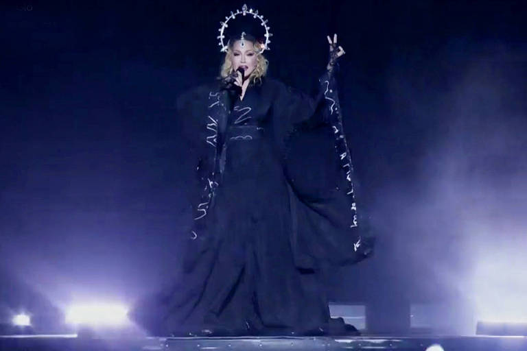Madonna fala palavrão e diz que está no lugar mais lindo do mundo em show no Rio