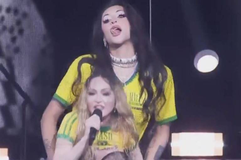Pabllo Vittar segurou Madonna no colo com Pelé e Elza Soares no telão