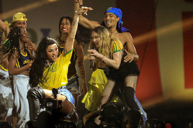 Pabllo Vittar com Madonna no show em Copacabana. Foto: Victor Chapetta/Ag News