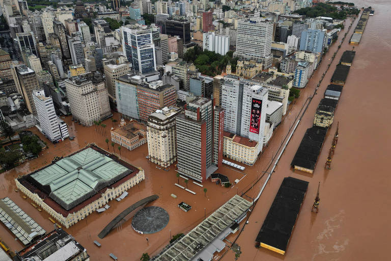 Com 70% da cidade sem água, prefeito sugere que moradores com casa no litoral deixem Porto Alegre
