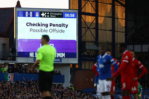 Soccer Football - Premier League - Everton v Liverpool - Goodison Park, Liverpool, Britain - April 24, 2024 General view during a VAR review before a penalty awarded to Everton is reversed Action Images via Reuters/Lee Smith NO USE WITH UNAUTHORIZED AUDIO, VIDEO, DATA, FIXTURE LISTS, CLUB/LEAGUE LOGOS OR 'LIVE' SERVICES. ONLINE IN-MATCH USE LIMITED TO 45 IMAGES, NO VIDEO EMULATION. NO USE IN BETTING, GAMES OR SINGLE CLUB/LEAGUE/PLAYER PUBLICATIONS.