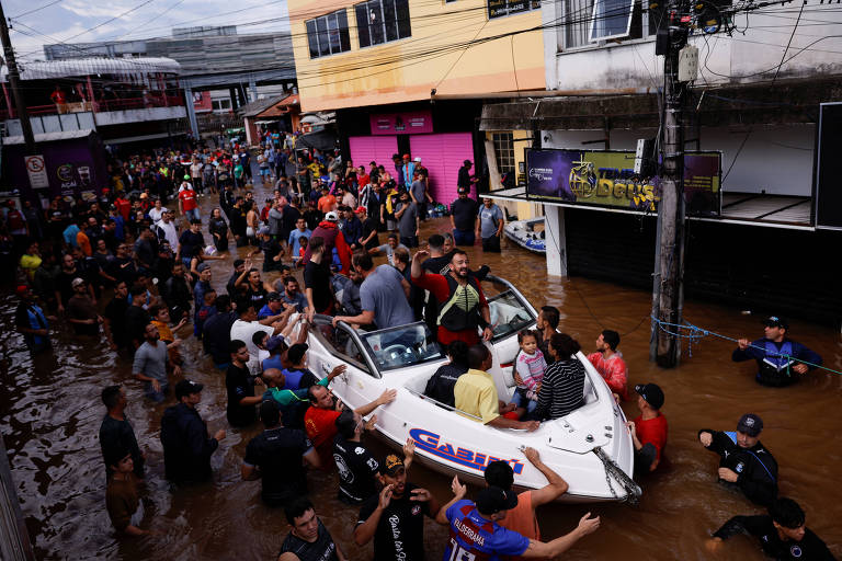 Rastro de destruição e problemas na saúde do RS já são comparados aos do furacão Katrina